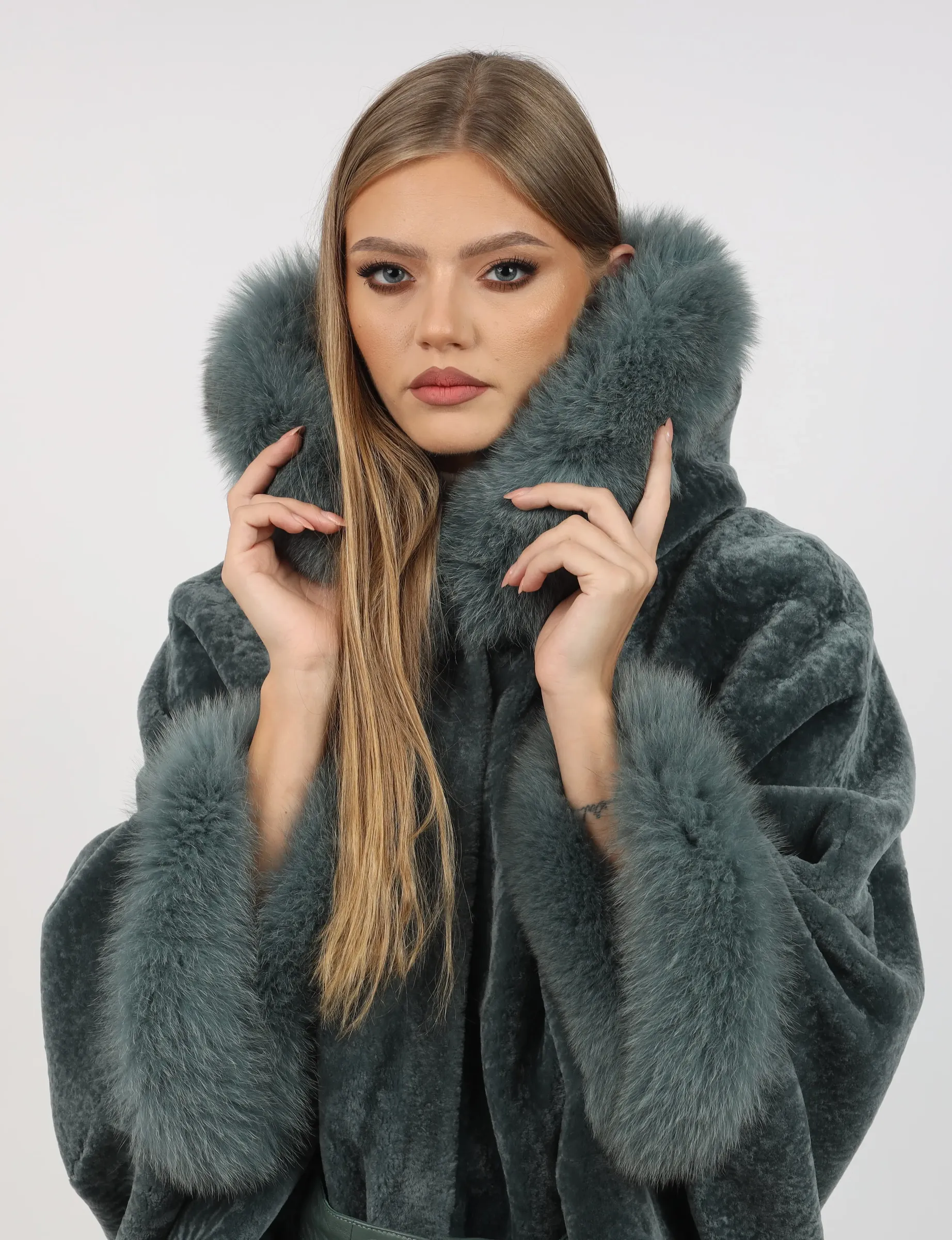 Capă de damă model Mirela