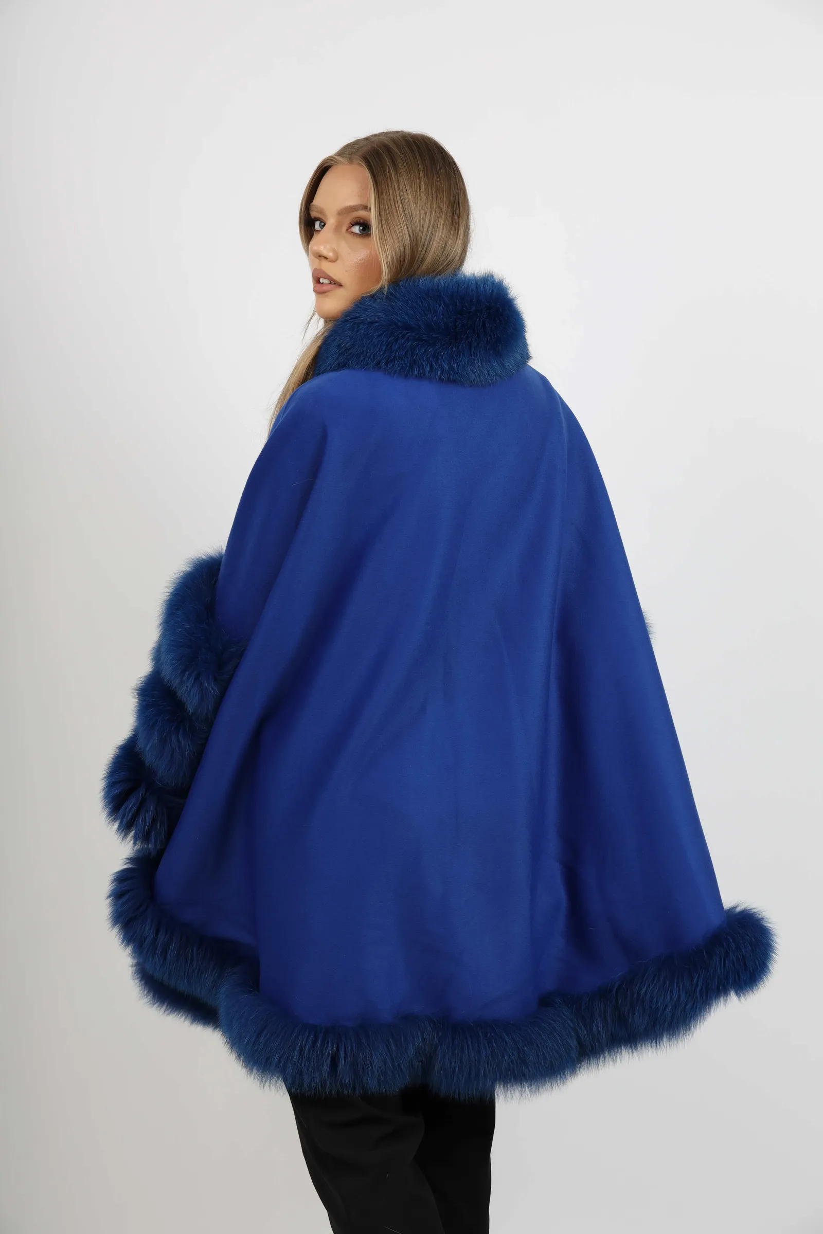 Poncho de Damă din Stofă de Cașmir și Vulpe Argintie Albastru Electric