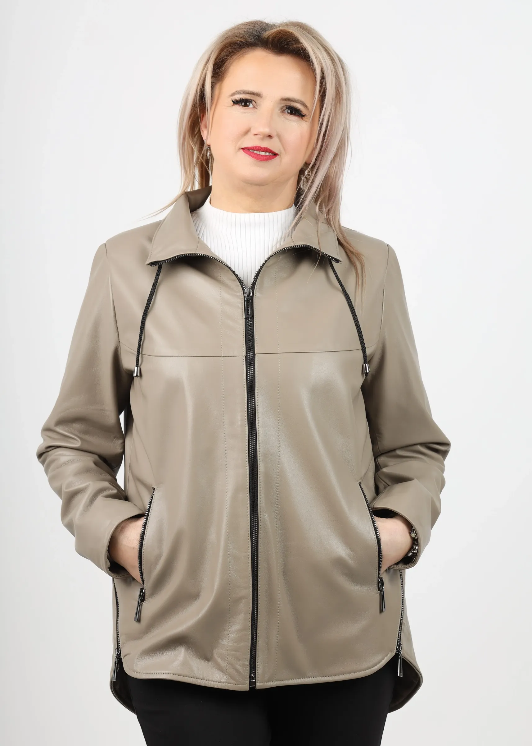 Geacă de Damă din Piele de Miel cu Jnur Reglabil în Talie Model Lidia Crem