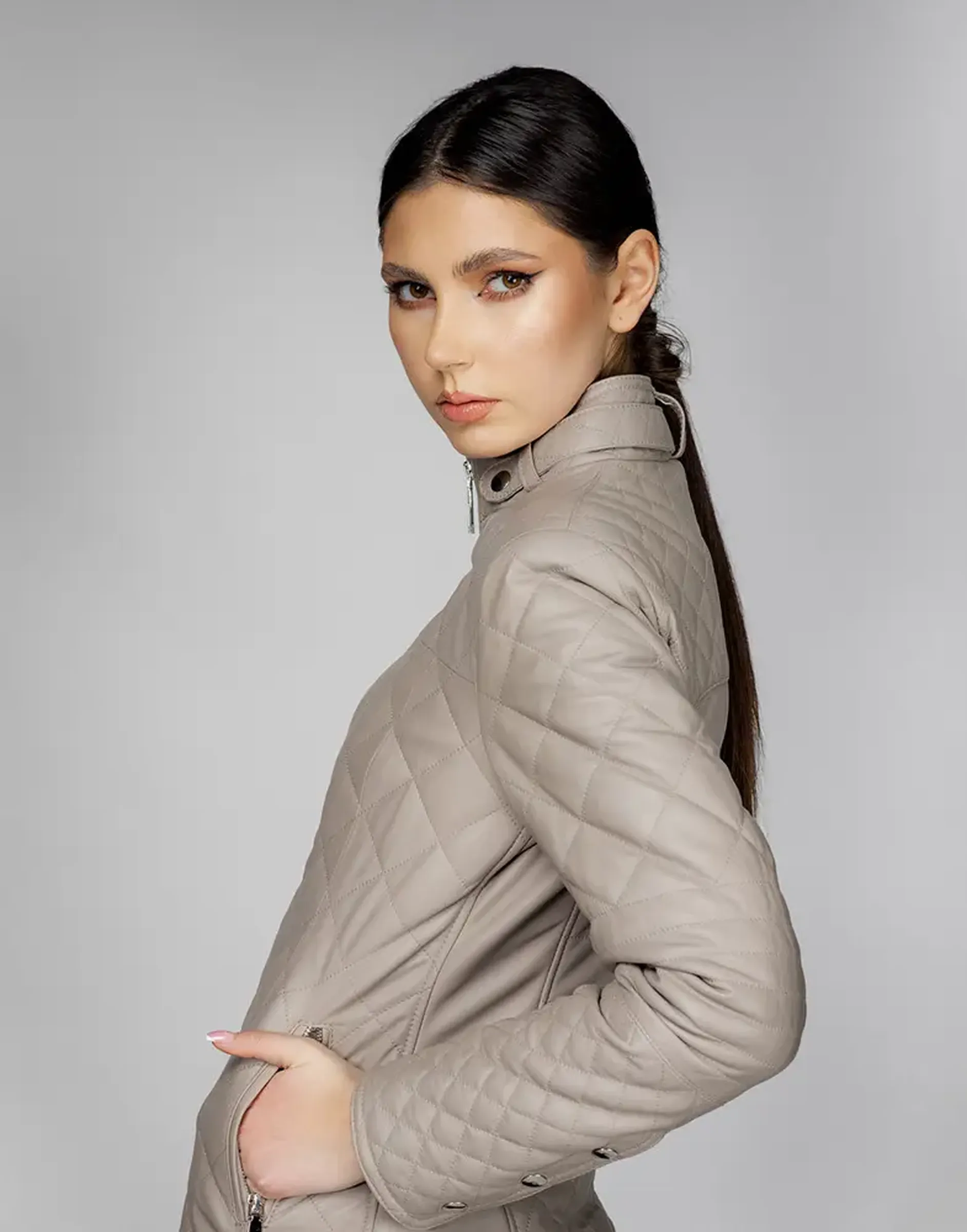 Geacă de Damă din Piele de Miel Matlasată Model Adriana Bej