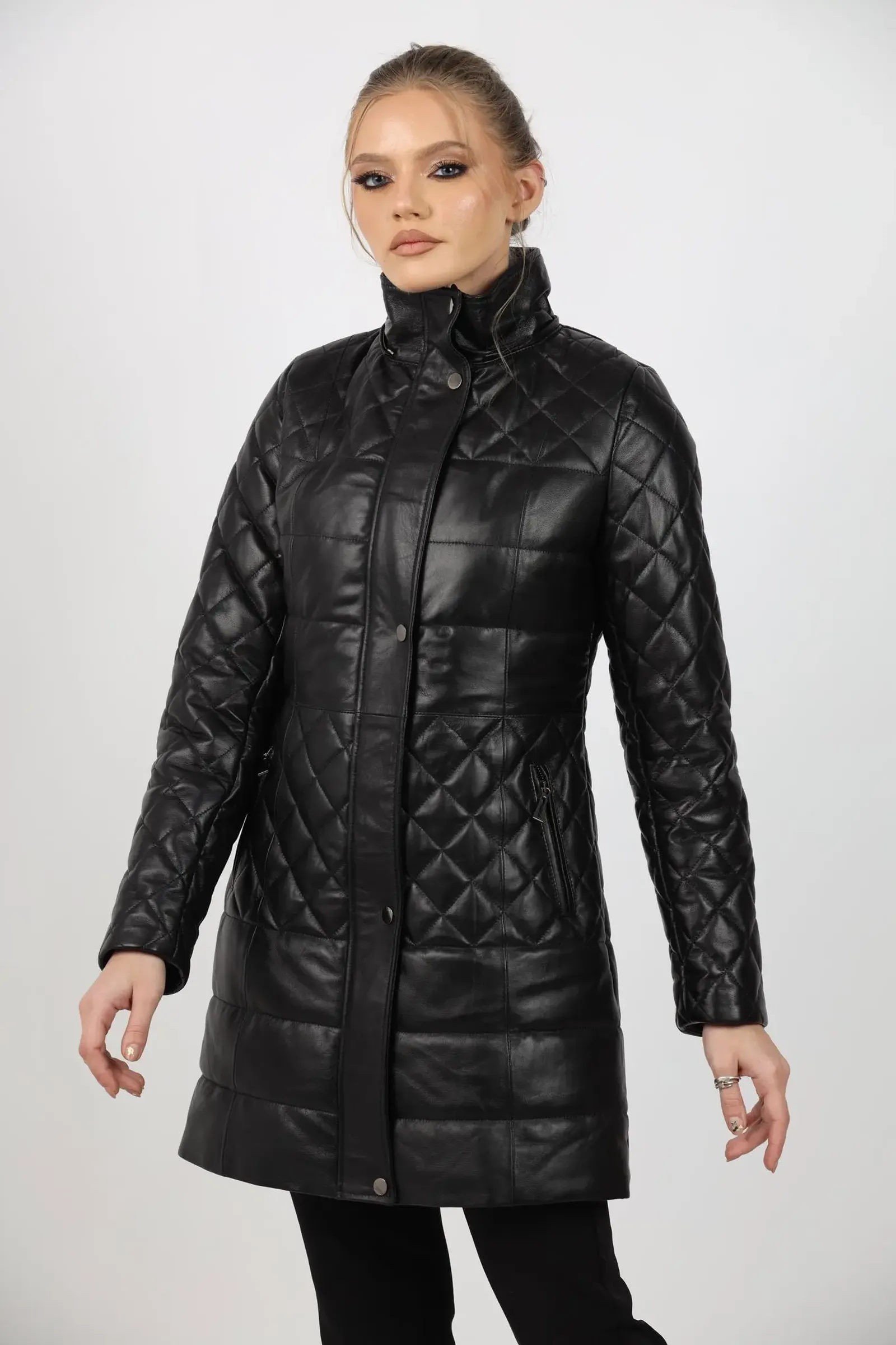 Geacă de Damă din Piele de Miel Matlasată Model Ana Negru