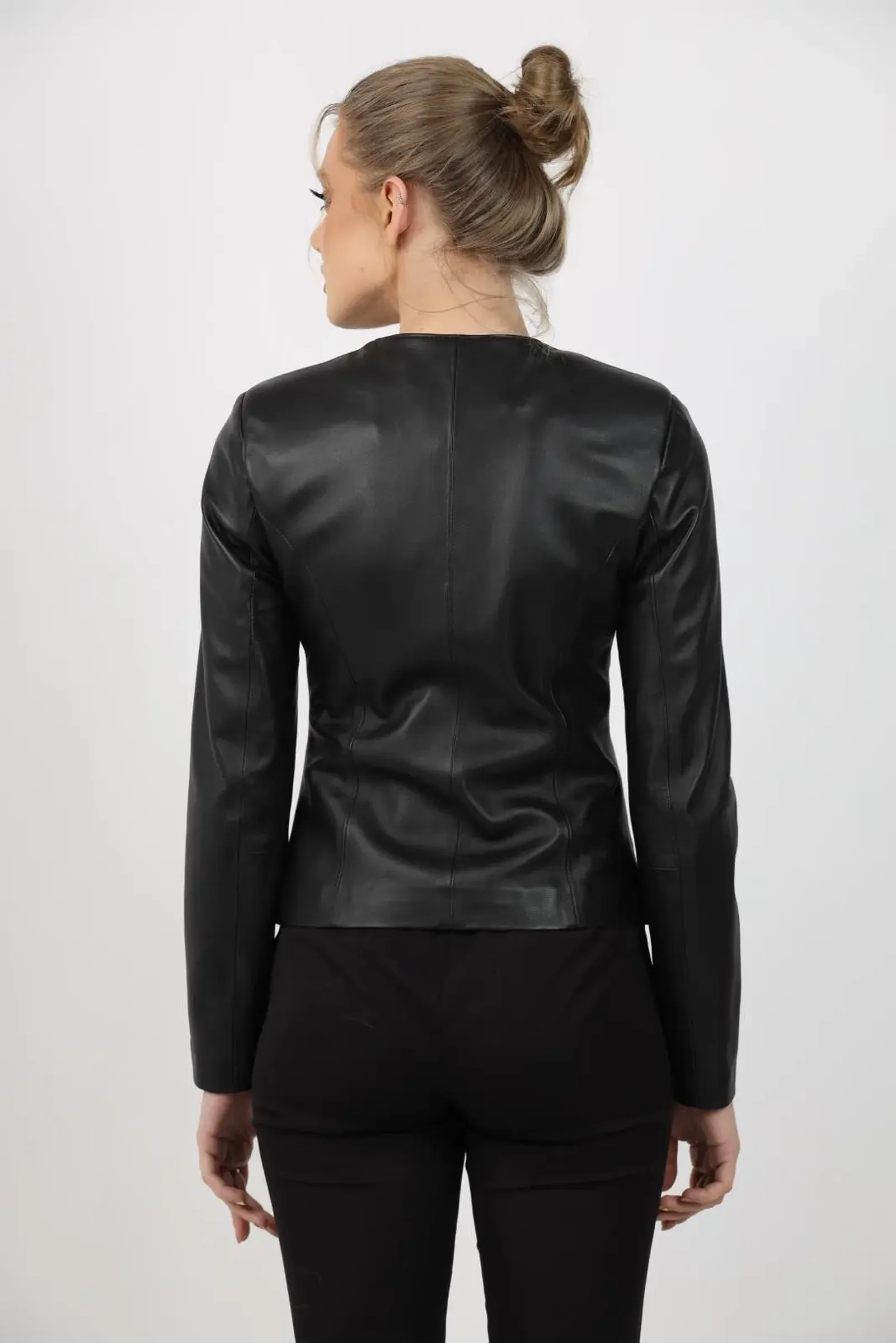 Geacă de Damă din Piele de Miel Tip Sacou Model Irene Negru