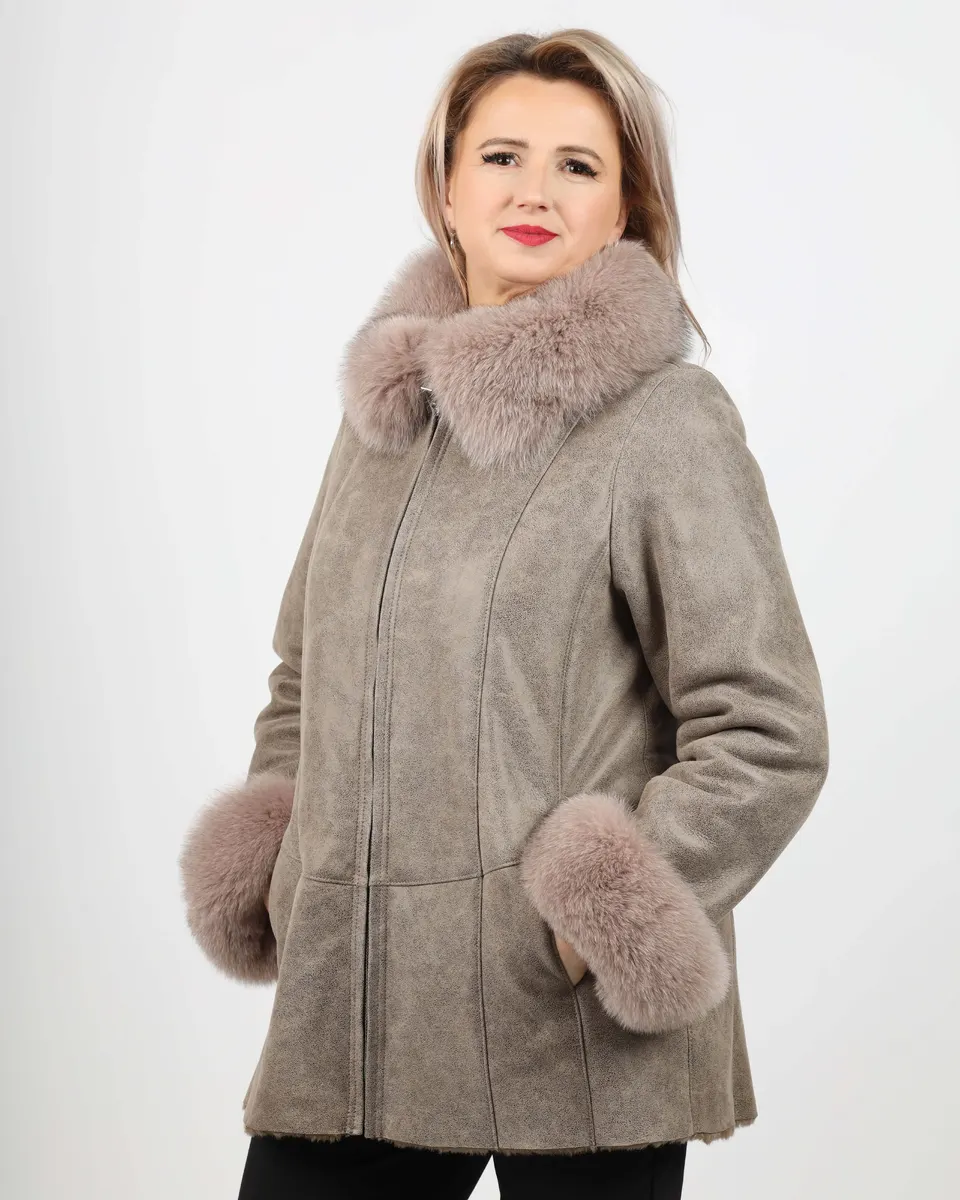 Cojoc de Damă din Blană de Miel Napalan cu Guler și Manșete din Vulpe Model Albertina Bej