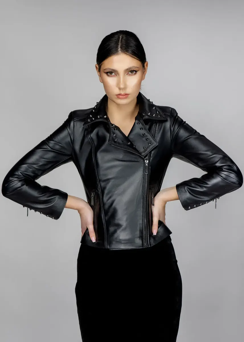 Geacă de Damă din Piele de Miel cu Ținte Model Urban Giovana Negru 01