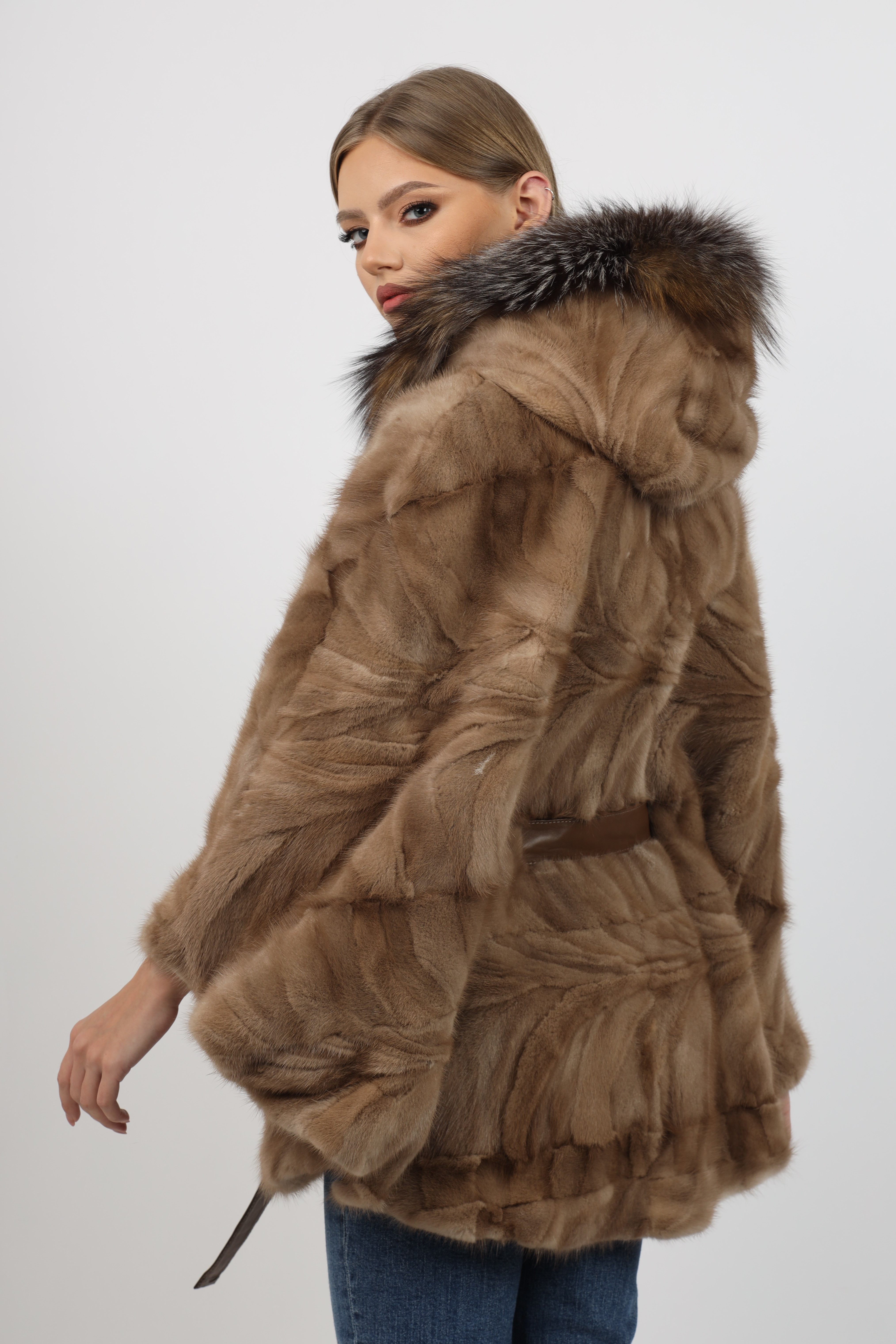 Poncho de Damă din Nurcă cu Cordon și Guler din Vulpe Argintie Butterfly Light Brown - imagine 6