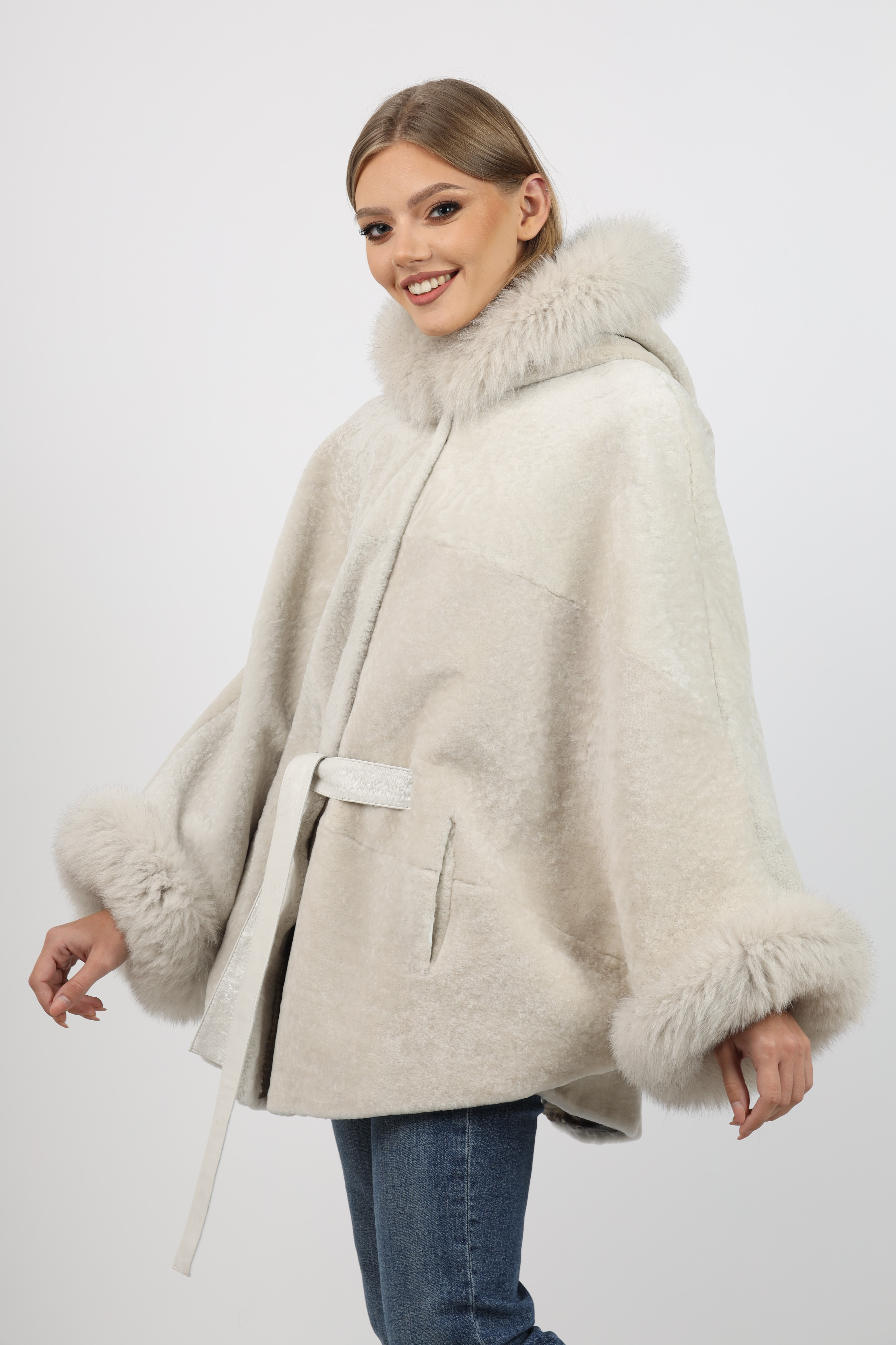 Poncho de Damă Universal din Miel Australian și Glugă din Vulpe Argintie Crem - imagine 1