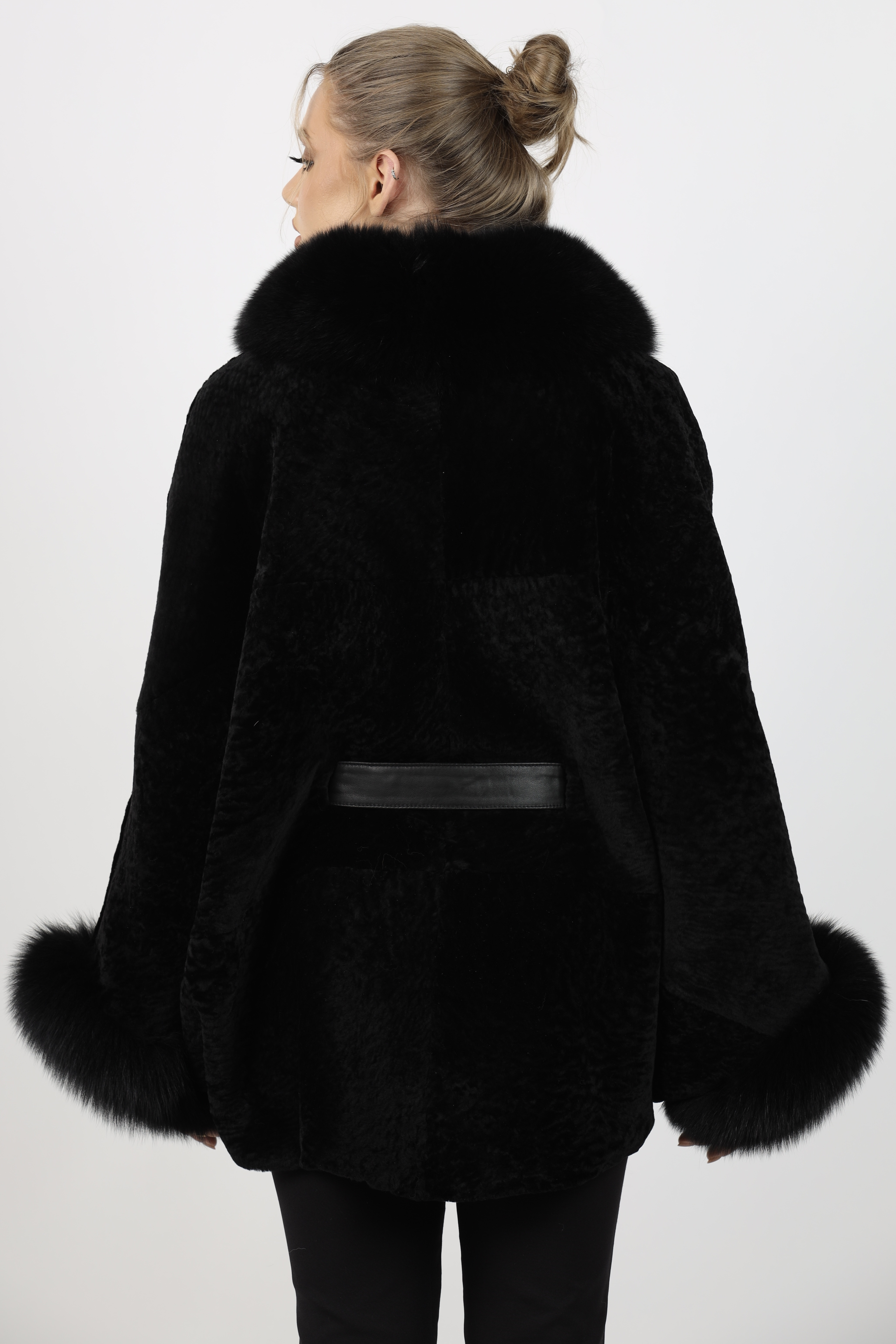 Poncho de Damă Universal din Blană de Miel Australian și Garnituri din Vulpe Argintie Model Astragan Full Black - imagine 5