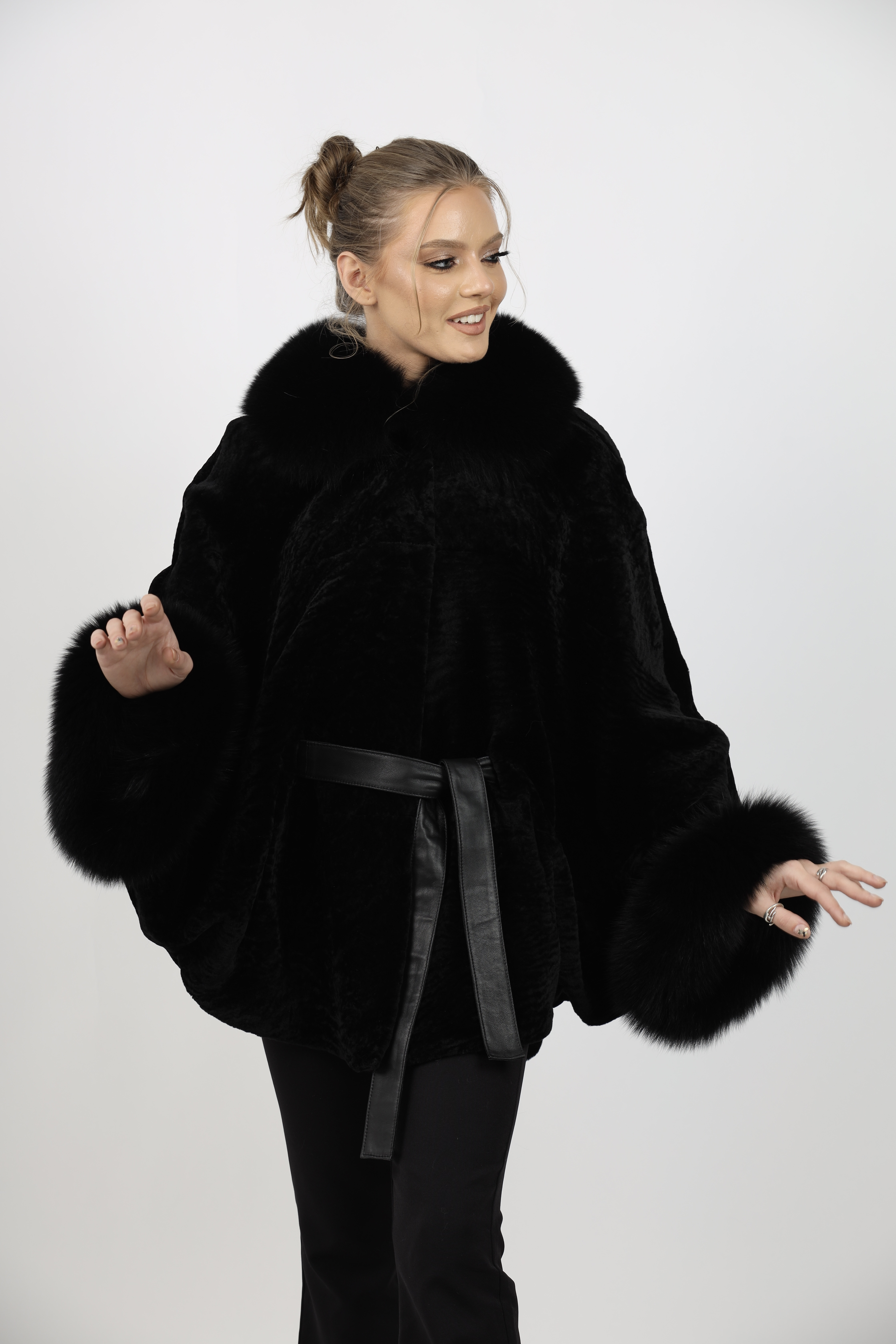 Poncho de Damă Universal din Blană de Miel Australian și Garnituri din Vulpe Argintie Model Astragan Full Black - imagine 6