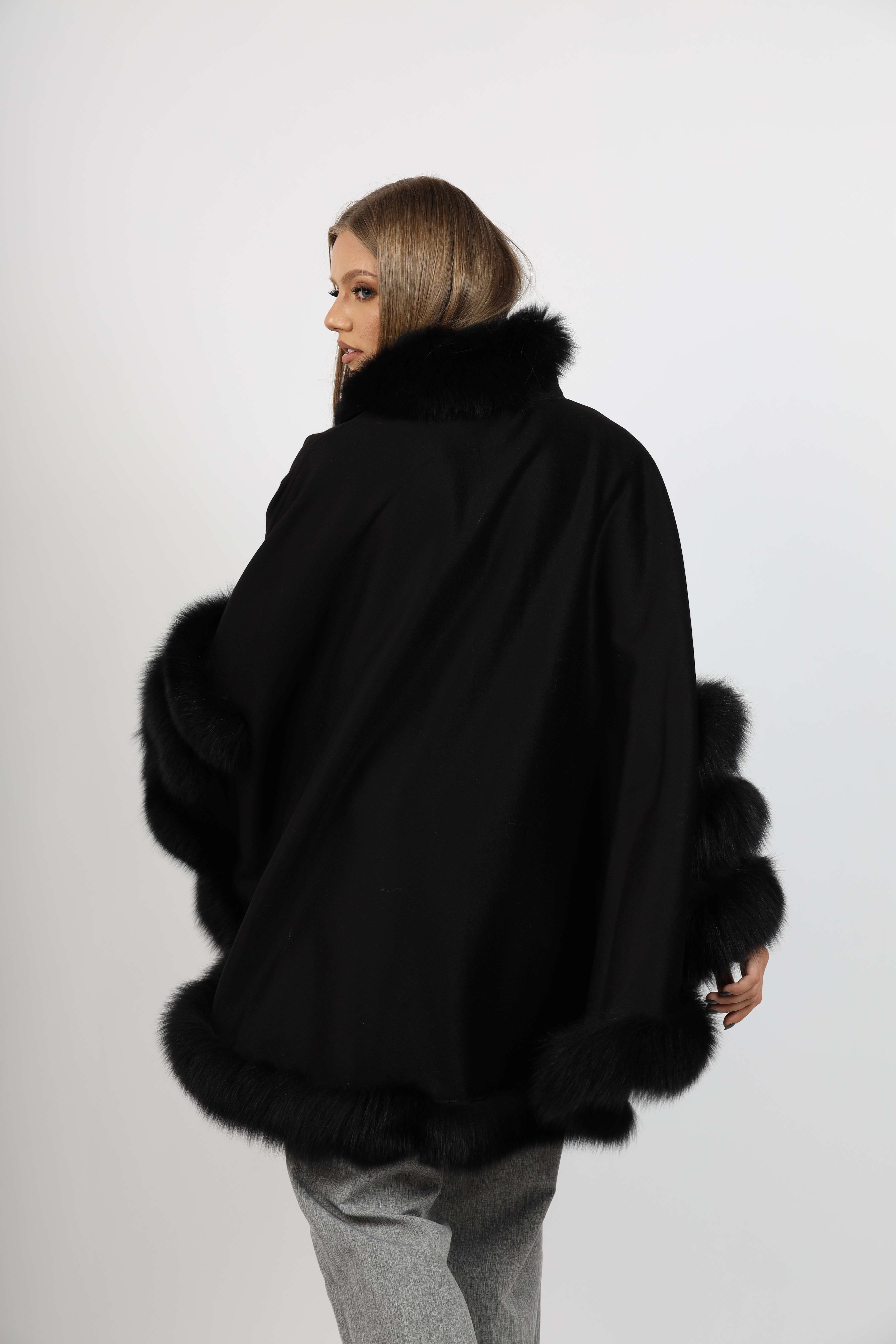 Poncho de Damă din Stofă de Cașmir și Lână și Vulpe Argintie Negru - imagine 4